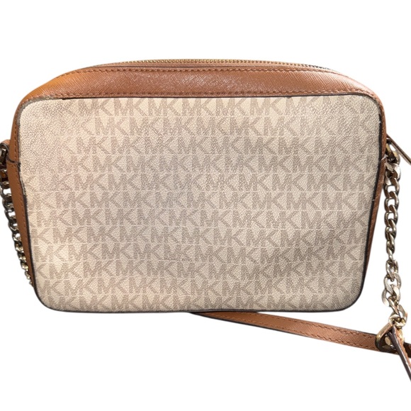 2 Michael Kors bags one a xl tote bag and one a crossbody bag - Picture 6 of 7